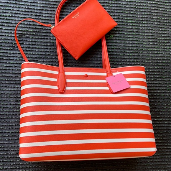 kate spade Handbags - Kate Spade All Day Sailing Stripe Large Tote